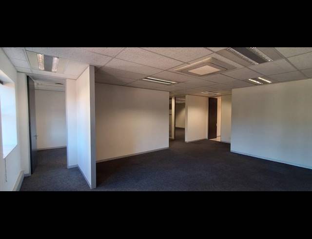 BUSINESS PROPERTY TO RENT IN BRYANSTON